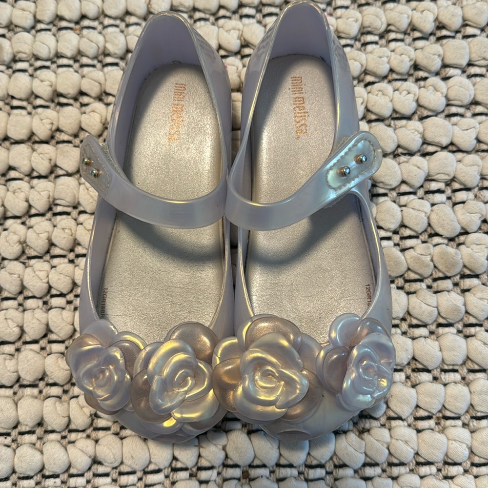Iridescent White Mini Melissa Size 12